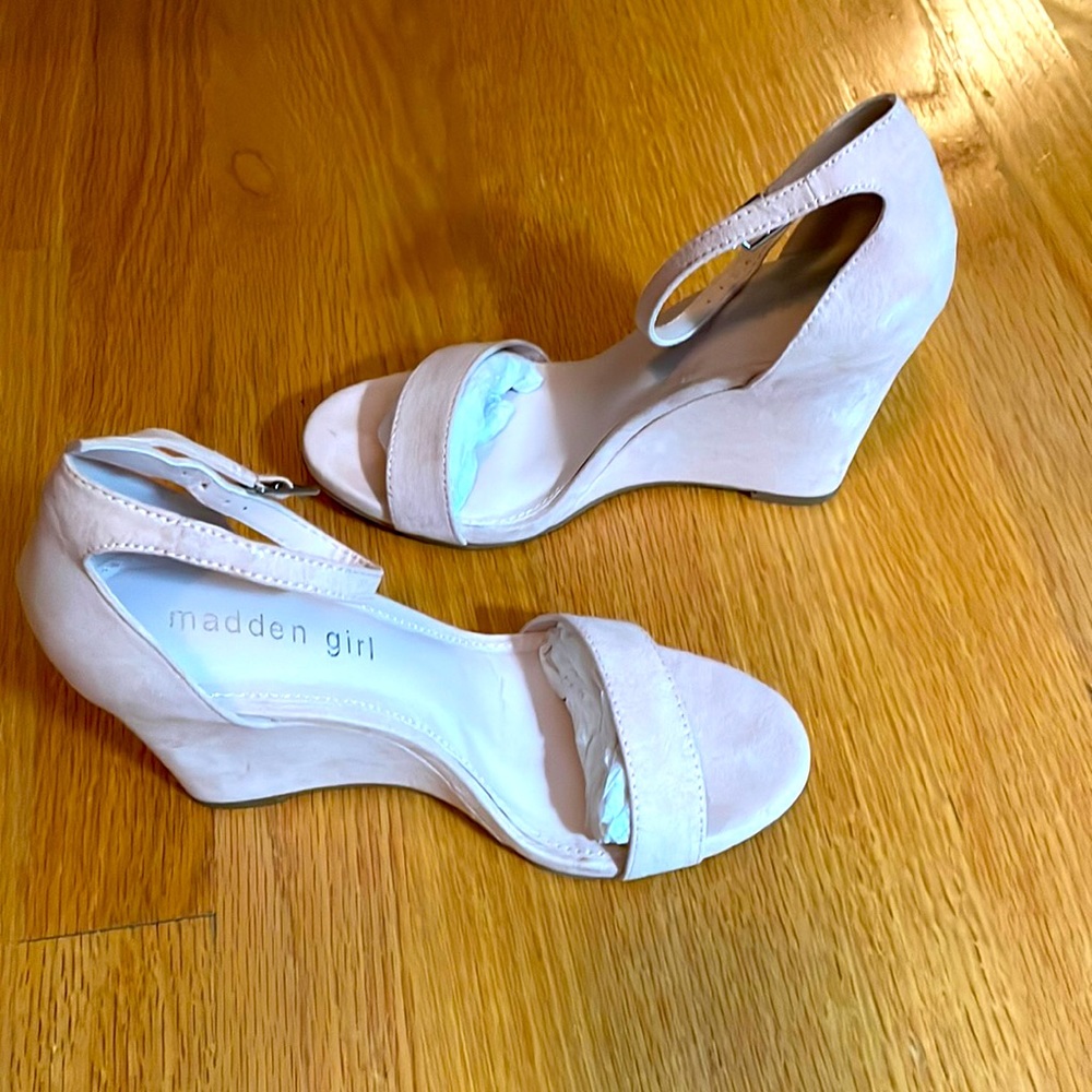 Madden Girl Wedge Sandals - Blush 7M - Gently Worn